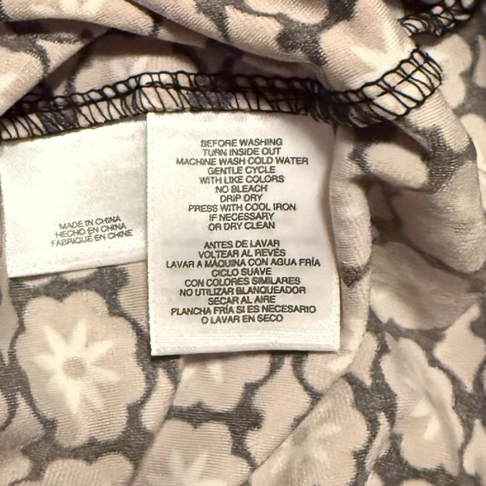 Anne Klein Black Cream Patterned Short Sleeve Top - Picture 6 of 7